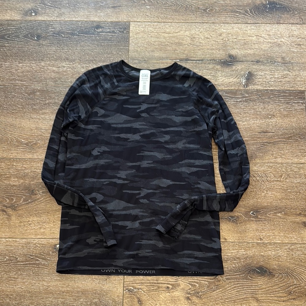Athleta girl camo long sleeve XXL (16)